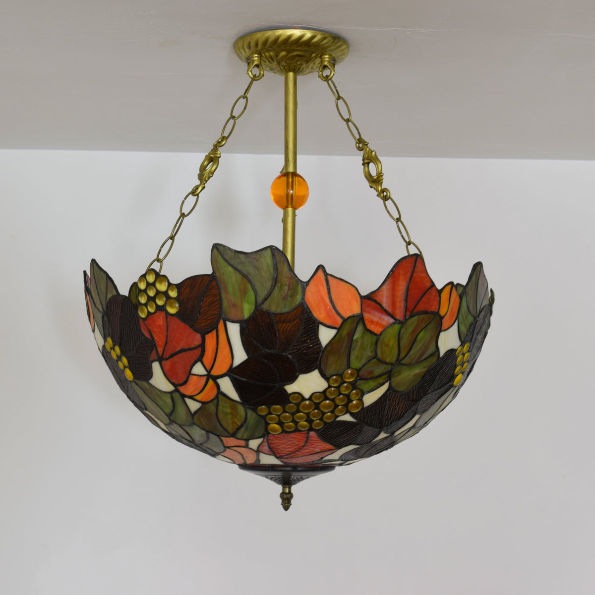 Tiffany-Style Stained Glass Hanging Decoration with Leaves and Grapes