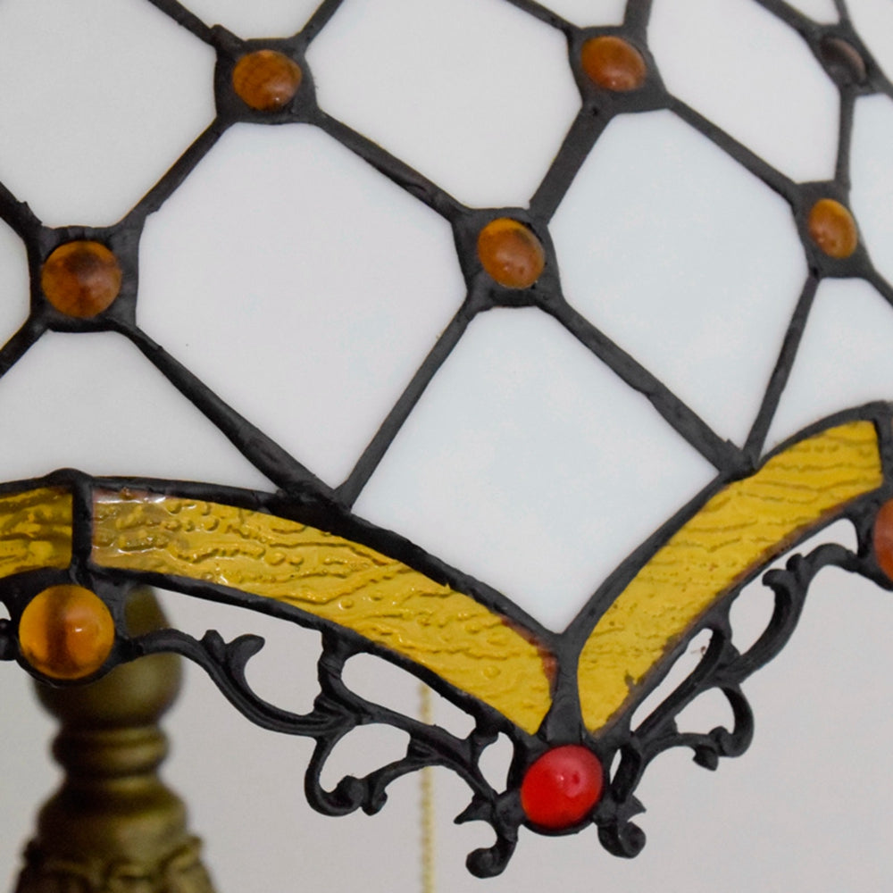 Tiffany-style living room lamp in white tinted glass with diamond pattern