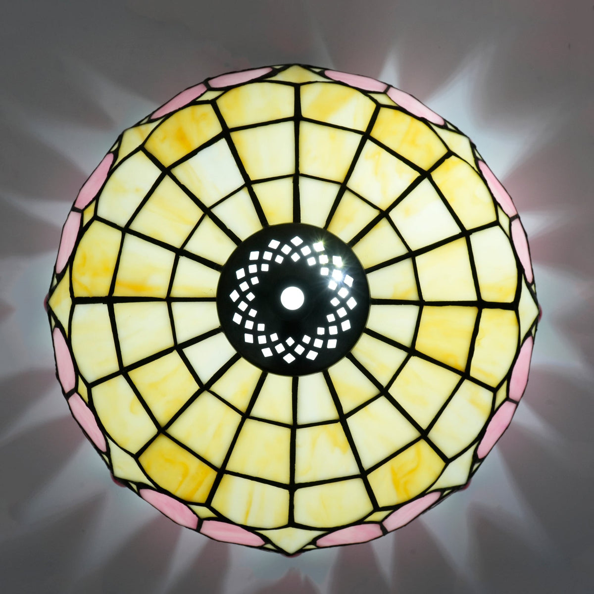 Tiffany-style tinted glass lampshade, 30 cm