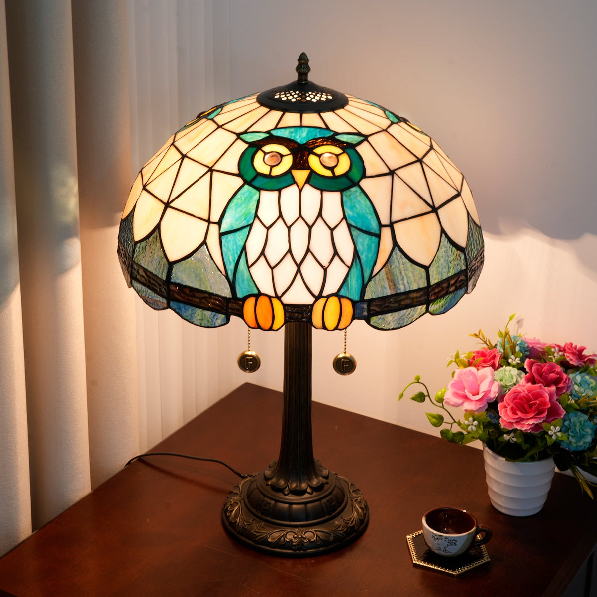 Tiffany Owl Table Lamp in Stained Glass