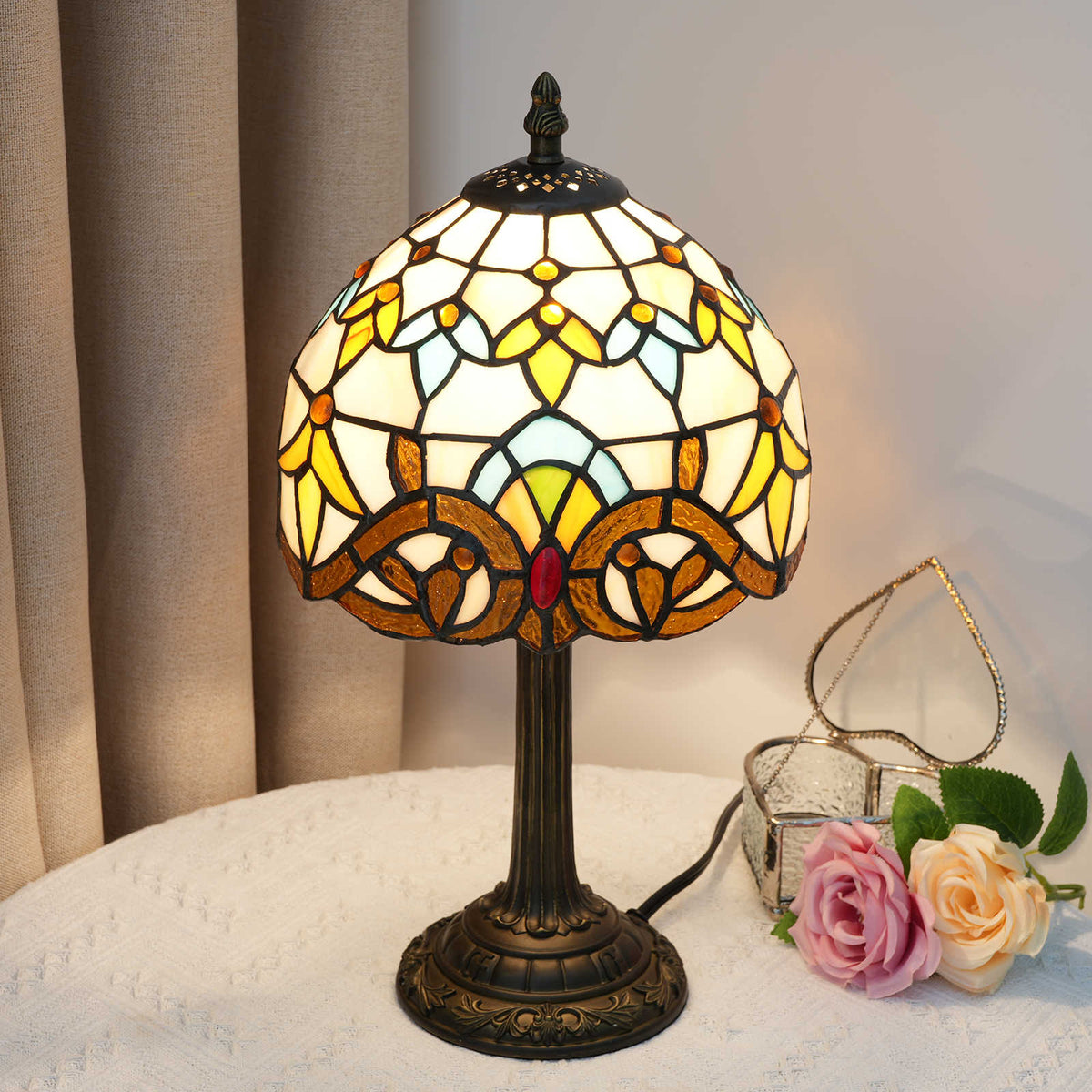 Tiffany Table Lamp in Stained Glass and Antique Bronze