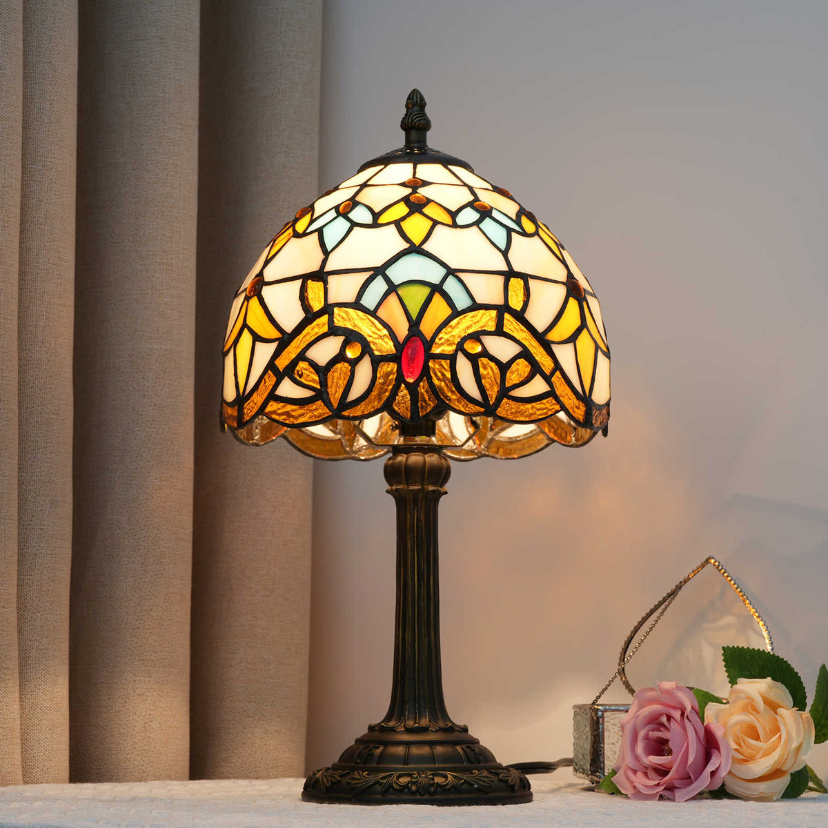 Tiffany Table Lamp in Stained Glass and Antique Bronze