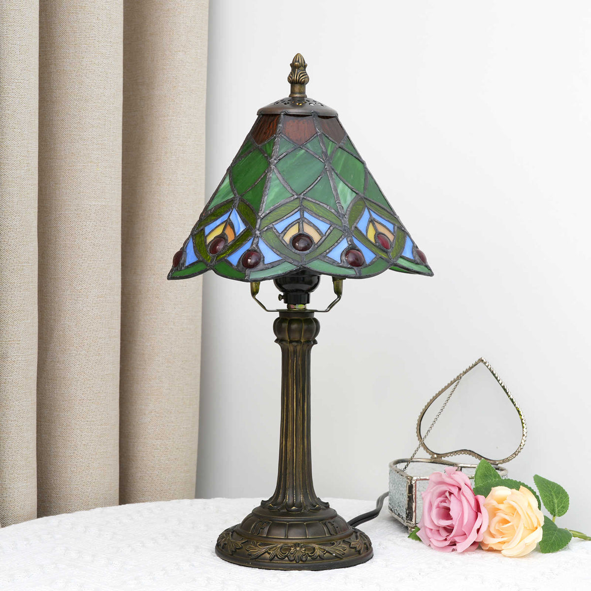 Tiffany Table Lamp in Stained Glass and Antique Bronze