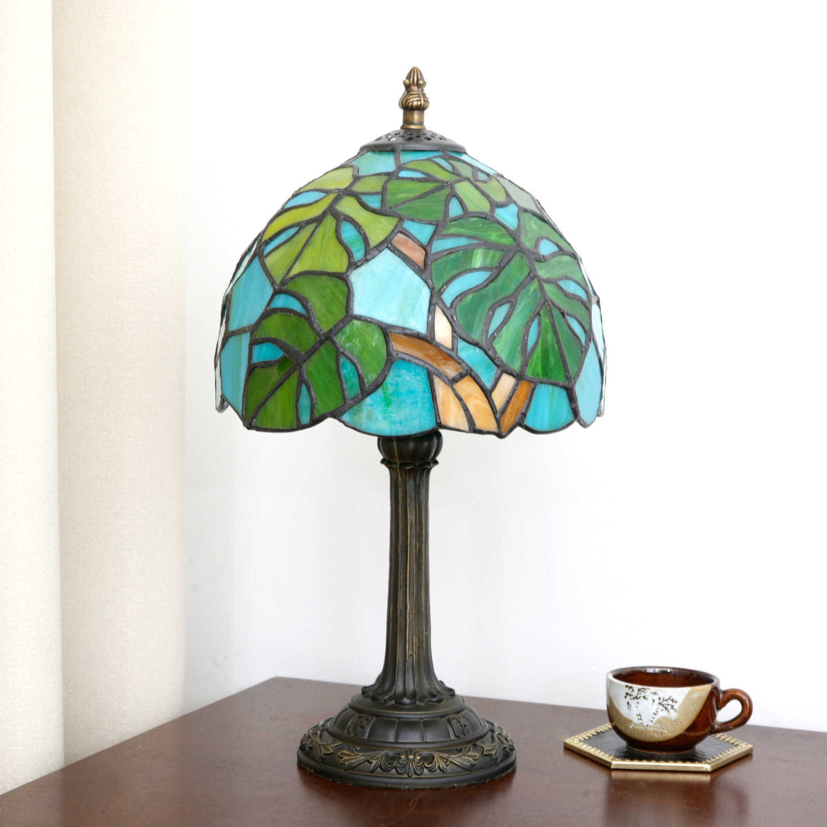 Tiffany Style Stained Glass Leaf Table Lamp
