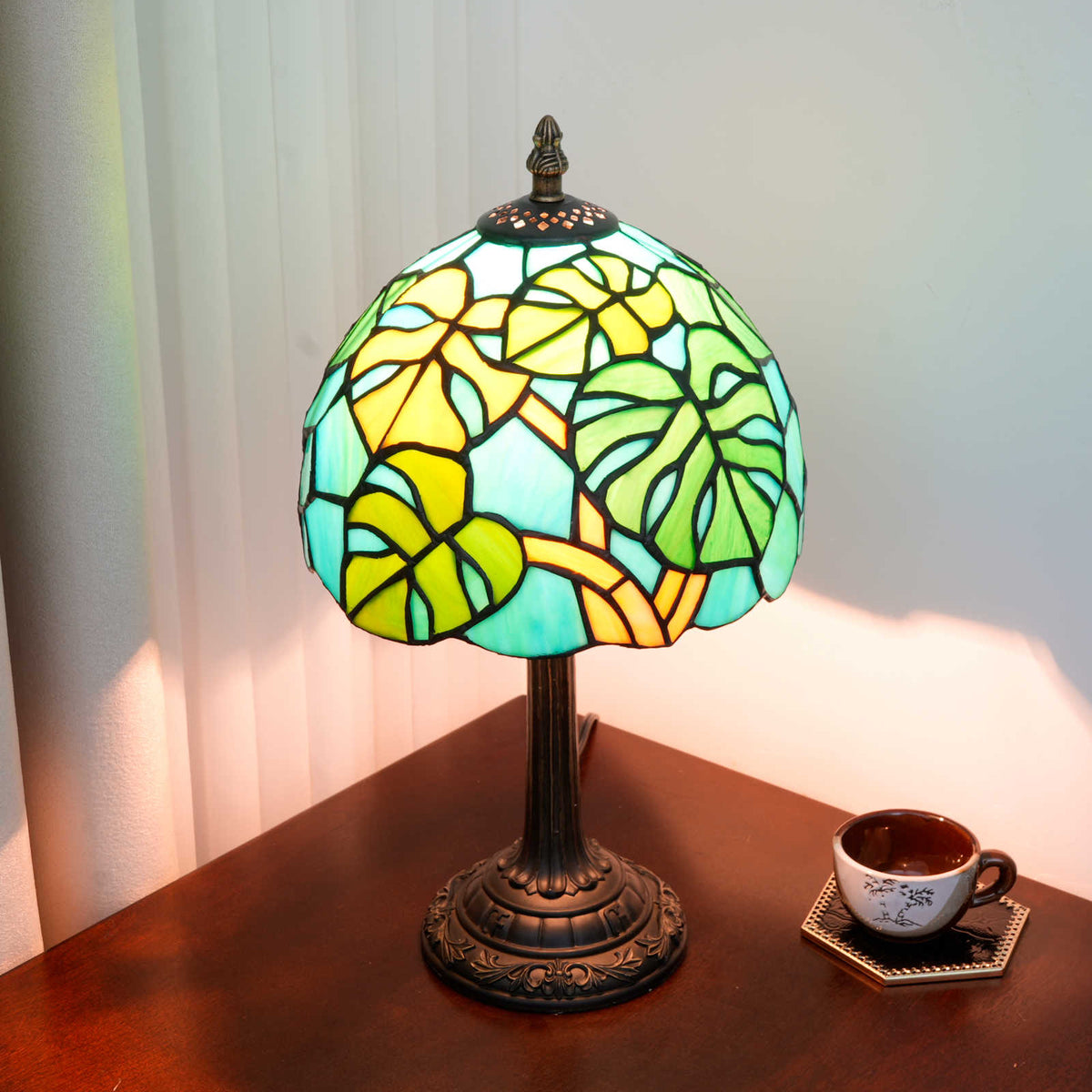 Tiffany Style Stained Glass Leaf Table Lamp