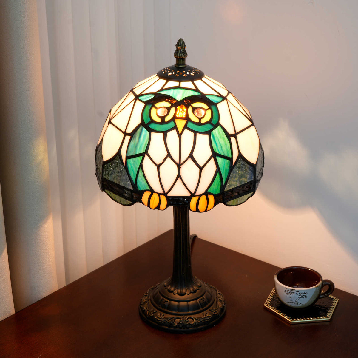 Tiffany Owl Table Lamp in Tinted Glass