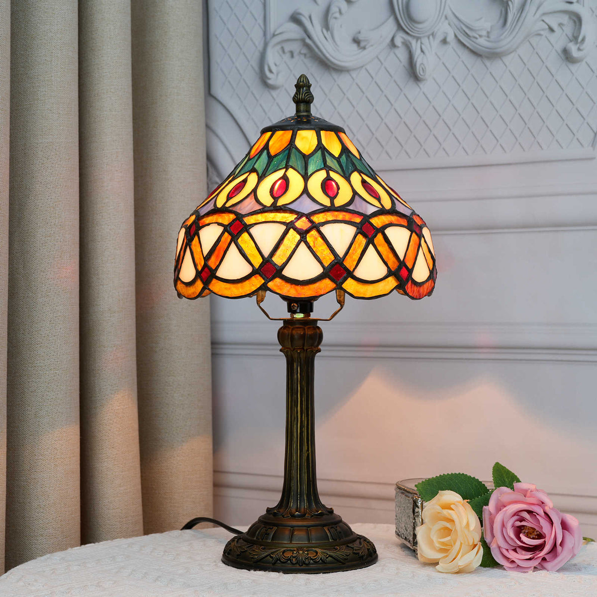 Tiffany Table Lamp in Multicolored Stained Glass