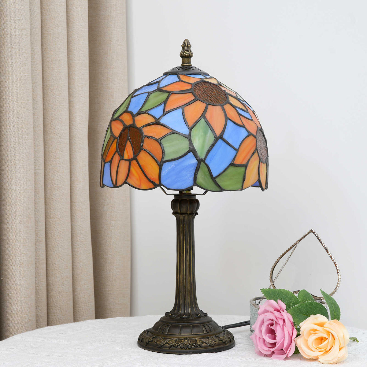 Tiffany-style stained glass table lamp with sunflowers