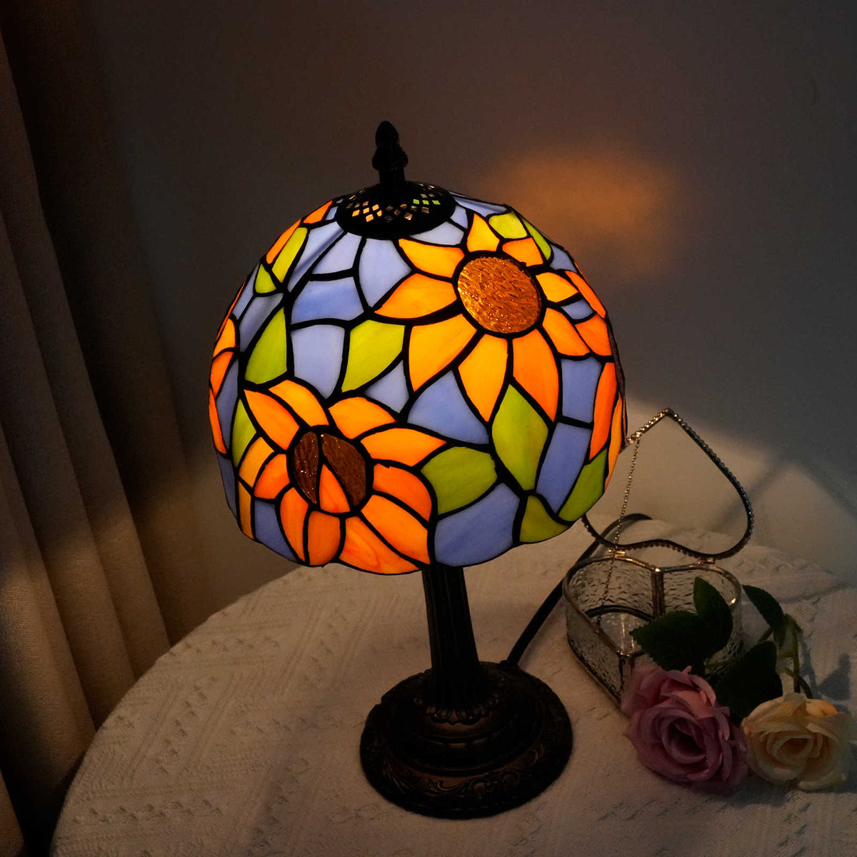 Tiffany-style stained glass table lamp with sunflowers