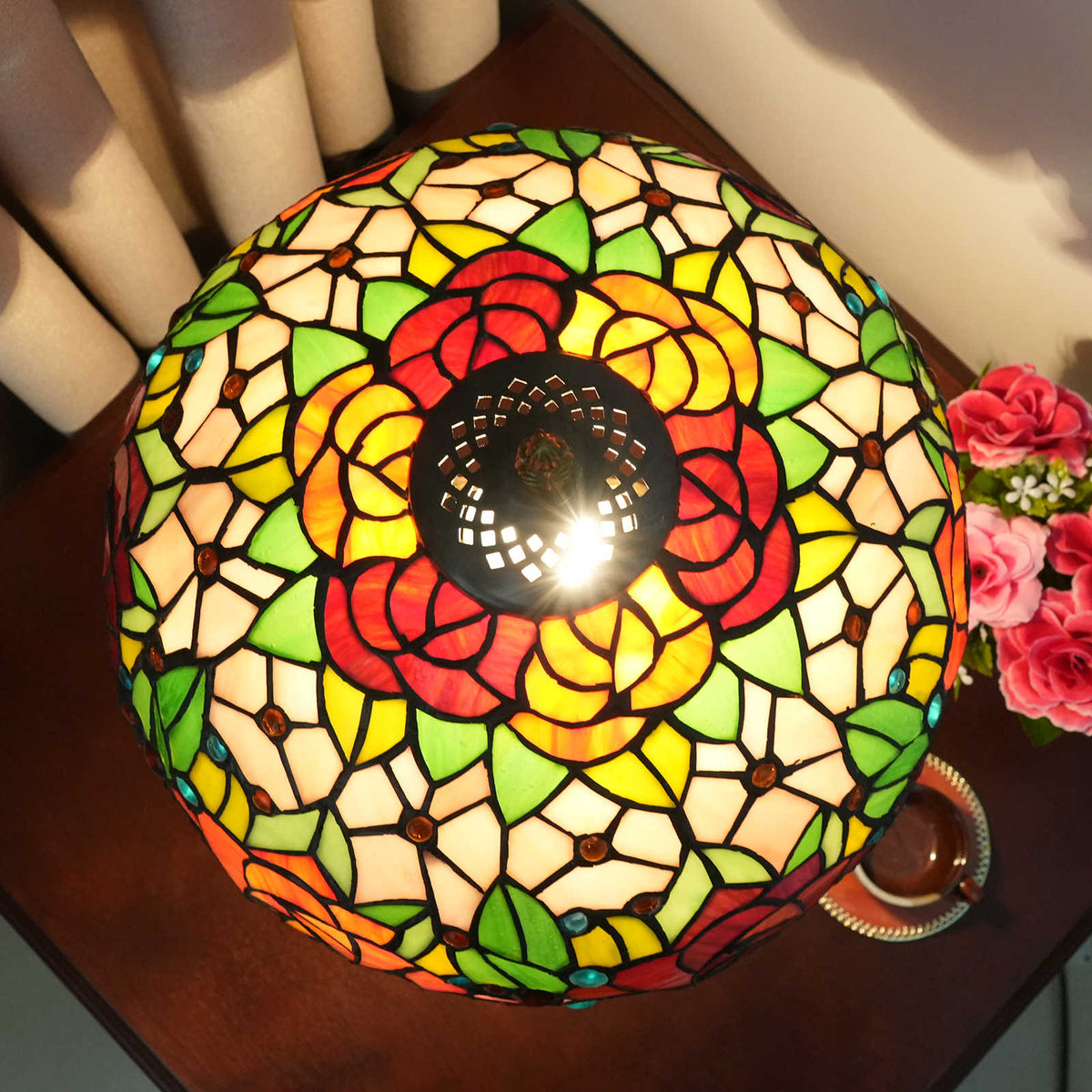 Tiffany-style Floral Stained Glass Table Lamp with Roses