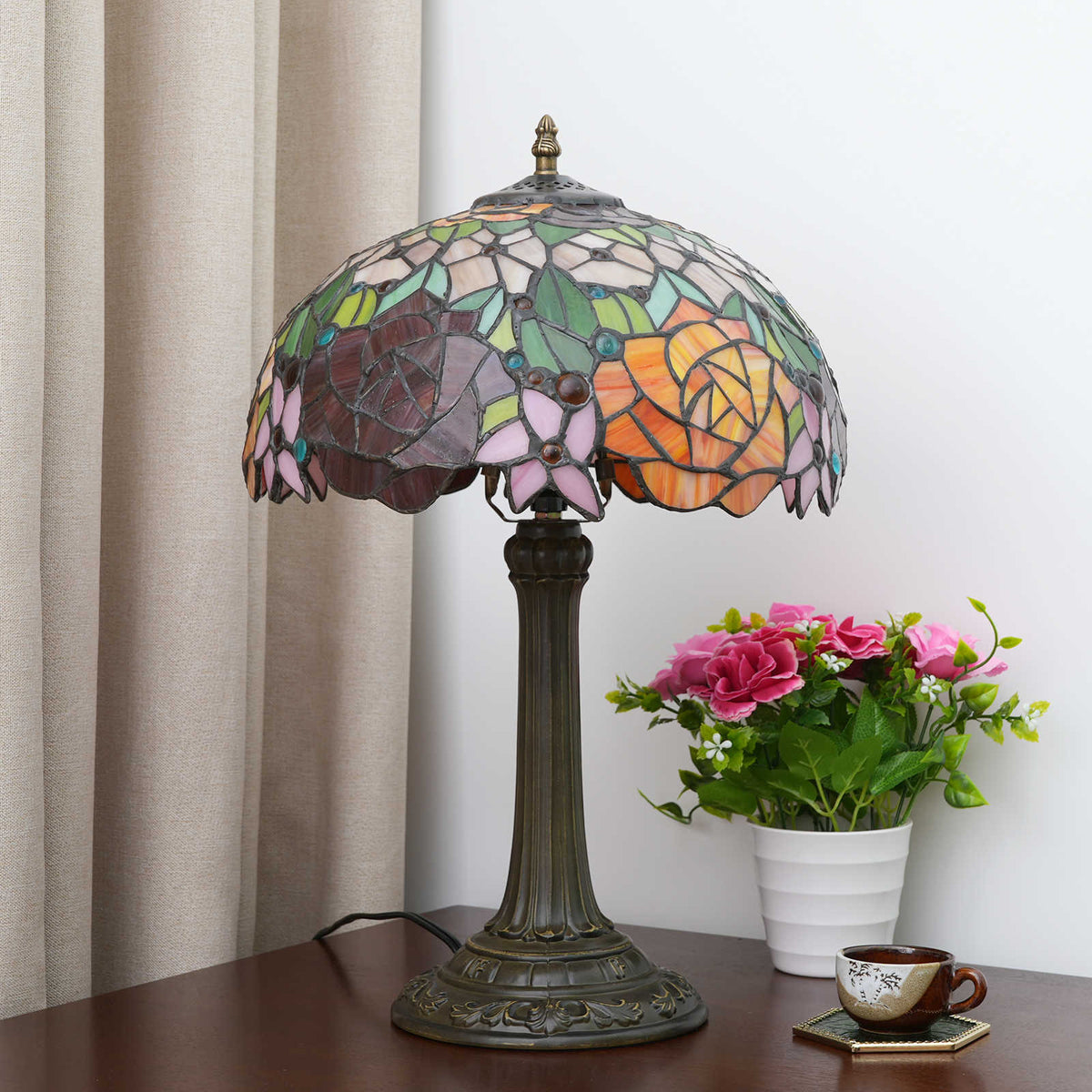 Tiffany-style Floral Stained Glass Table Lamp with Roses