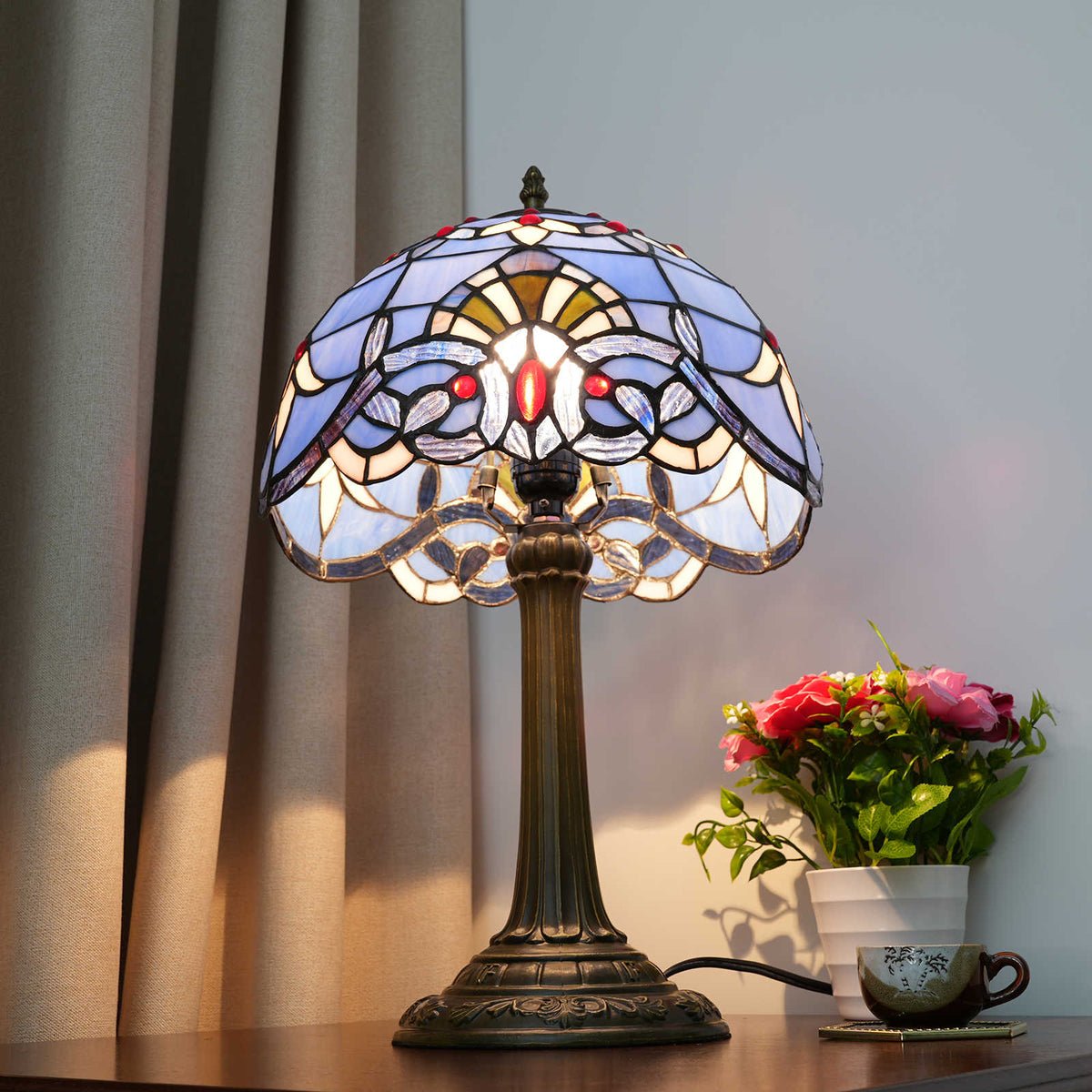 Tiffany Table Lamp in Lavender Tinted Glass