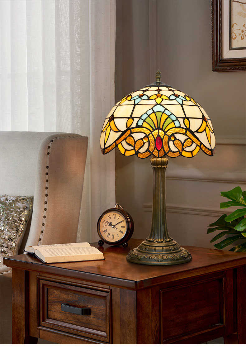 Tiffany Table Lamp in Stained Glass and Aged Bronze