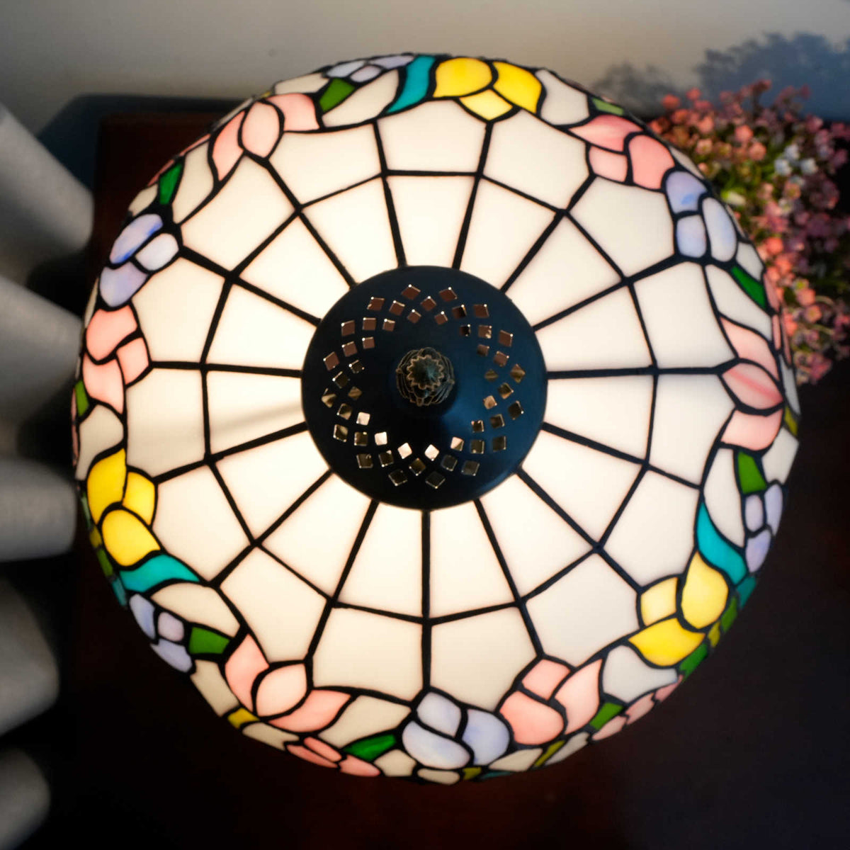 Tiffany Bedside Lamp in Stained Glass with Pink Tulips