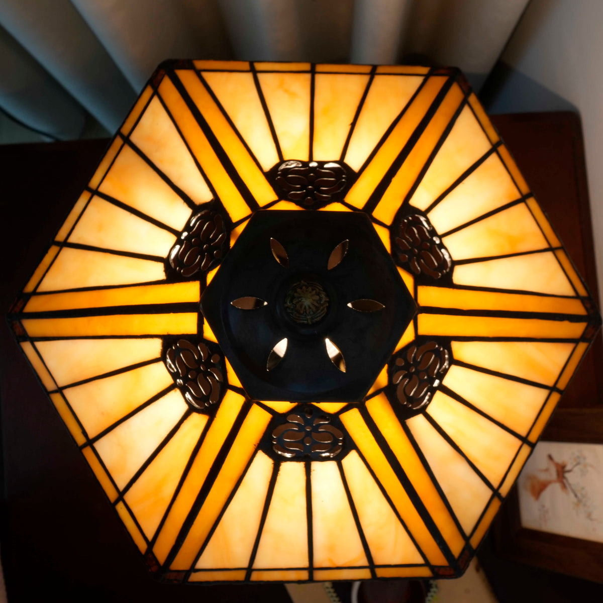 Tiffany Art Nouveau Style Table Lamp