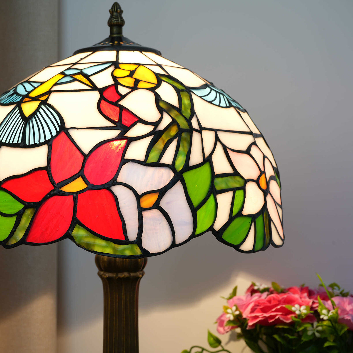 Tiffany Style Floral and Hummingbird Table Lamp