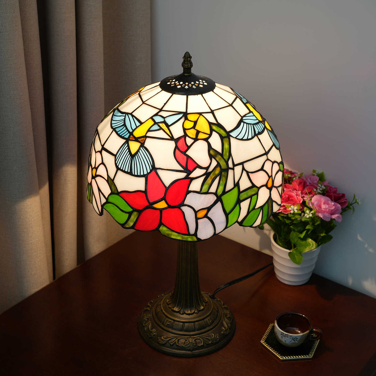 Tiffany Style Floral and Hummingbird Table Lamp