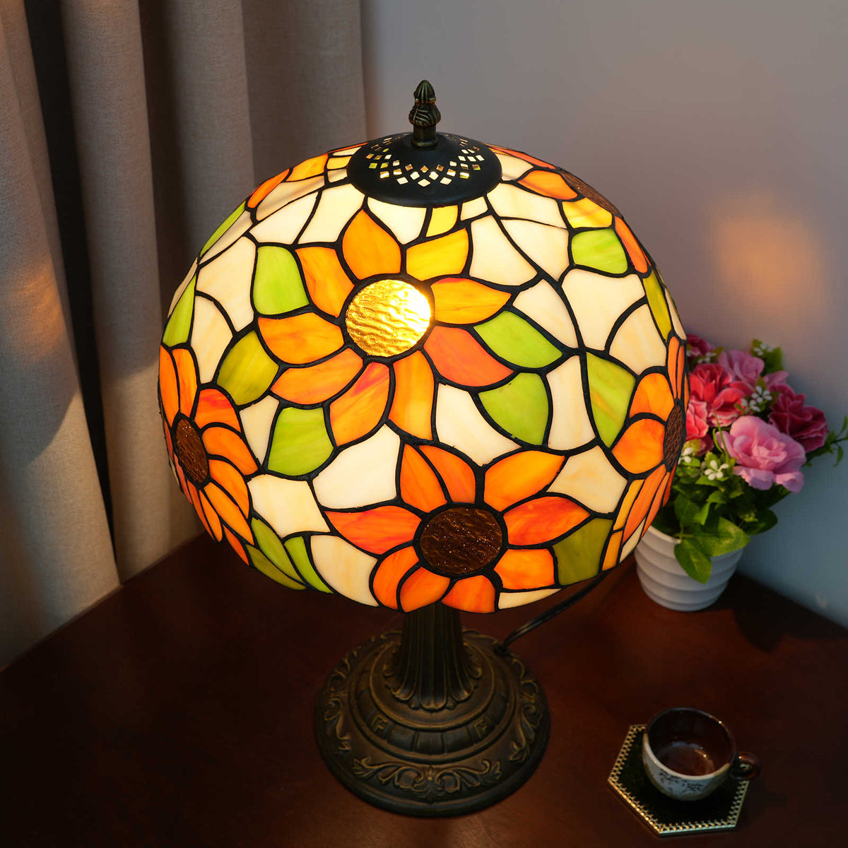 Tiffany Flower Table Lamp in Stained Glass
