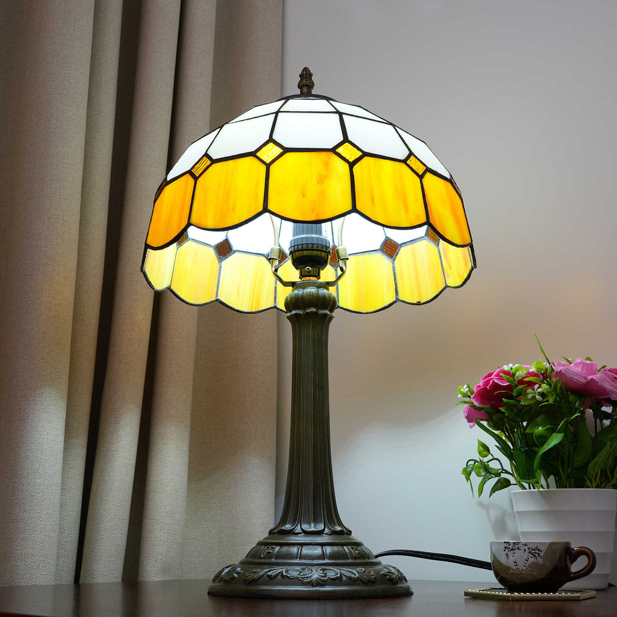Tiffany Table Lamp in White and Amber Stained Glass