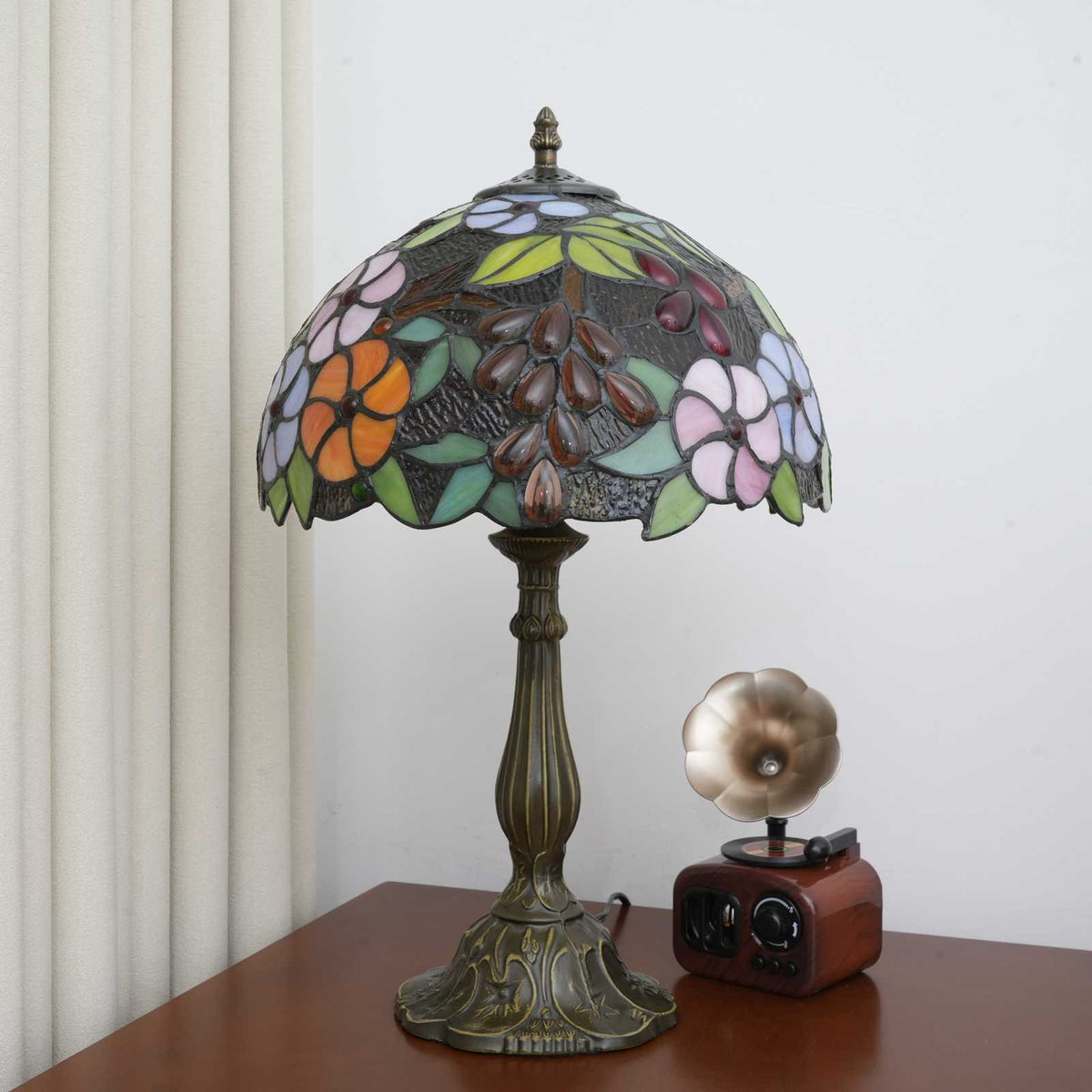 Tiffany Table Lamp in Floral Stained Glass and Bronze