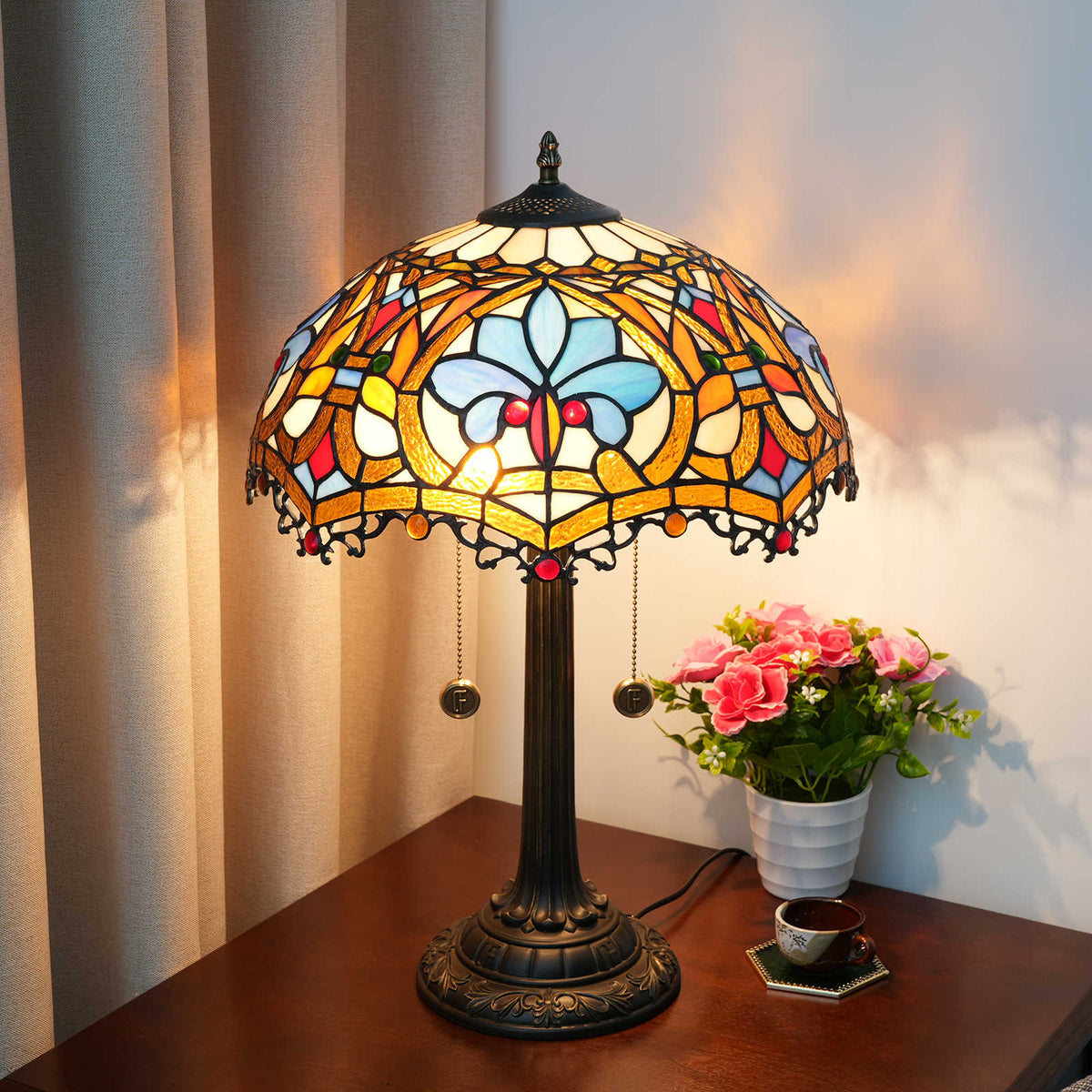 Tiffany Table Lamp in Stained Glass with Butterfly Motif