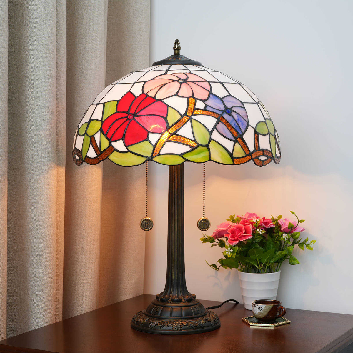Tiffany Table Lamp in Floral Stained Glass and Copper