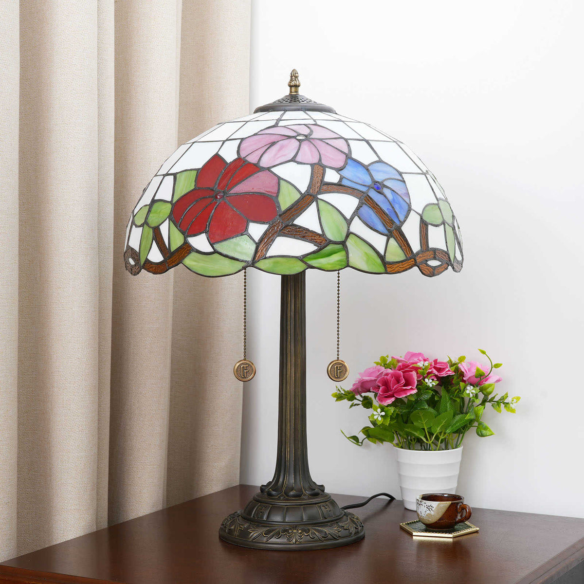 Tiffany Table Lamp in Floral Stained Glass and Copper
