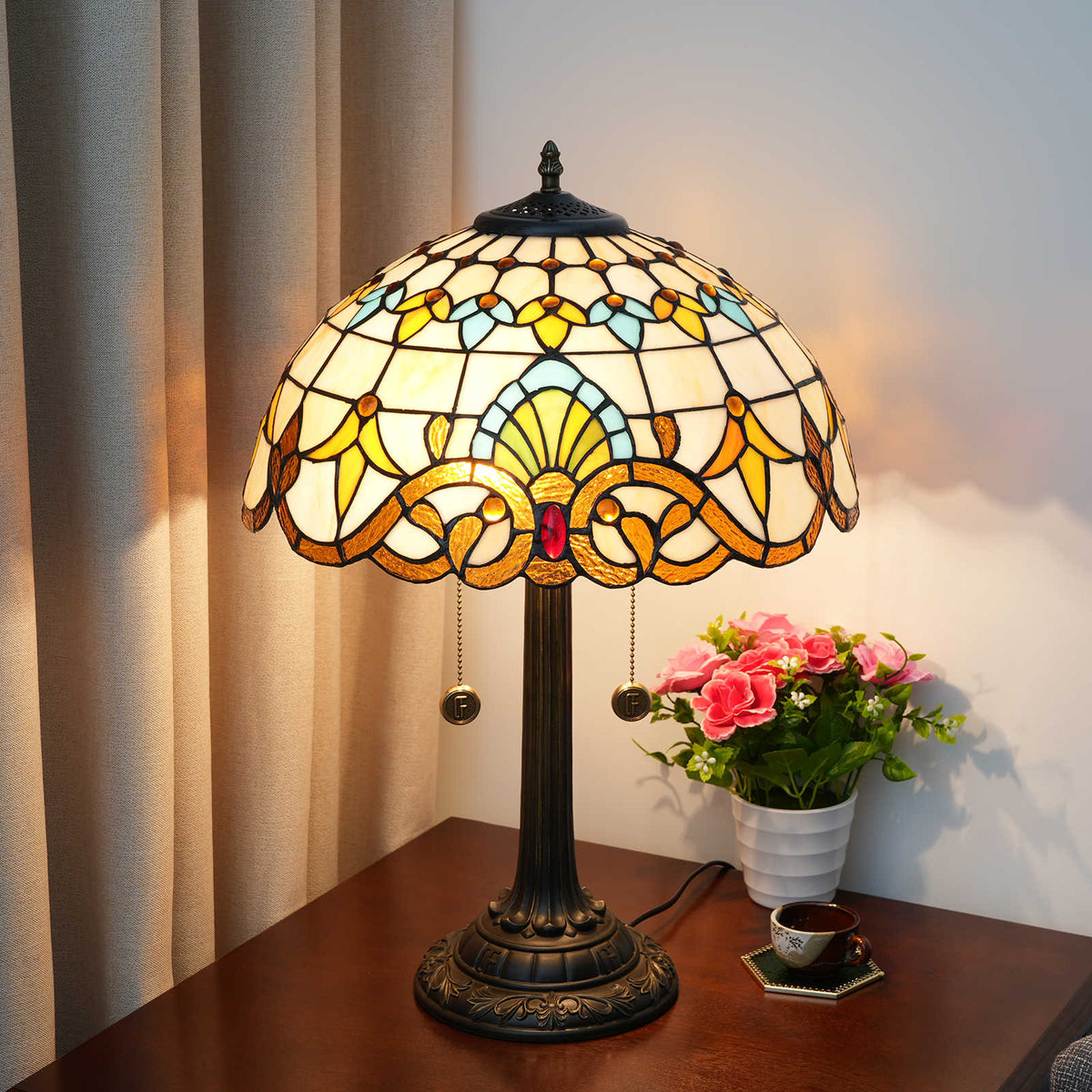 Tiffany Lamp in Stained Glass and Copper