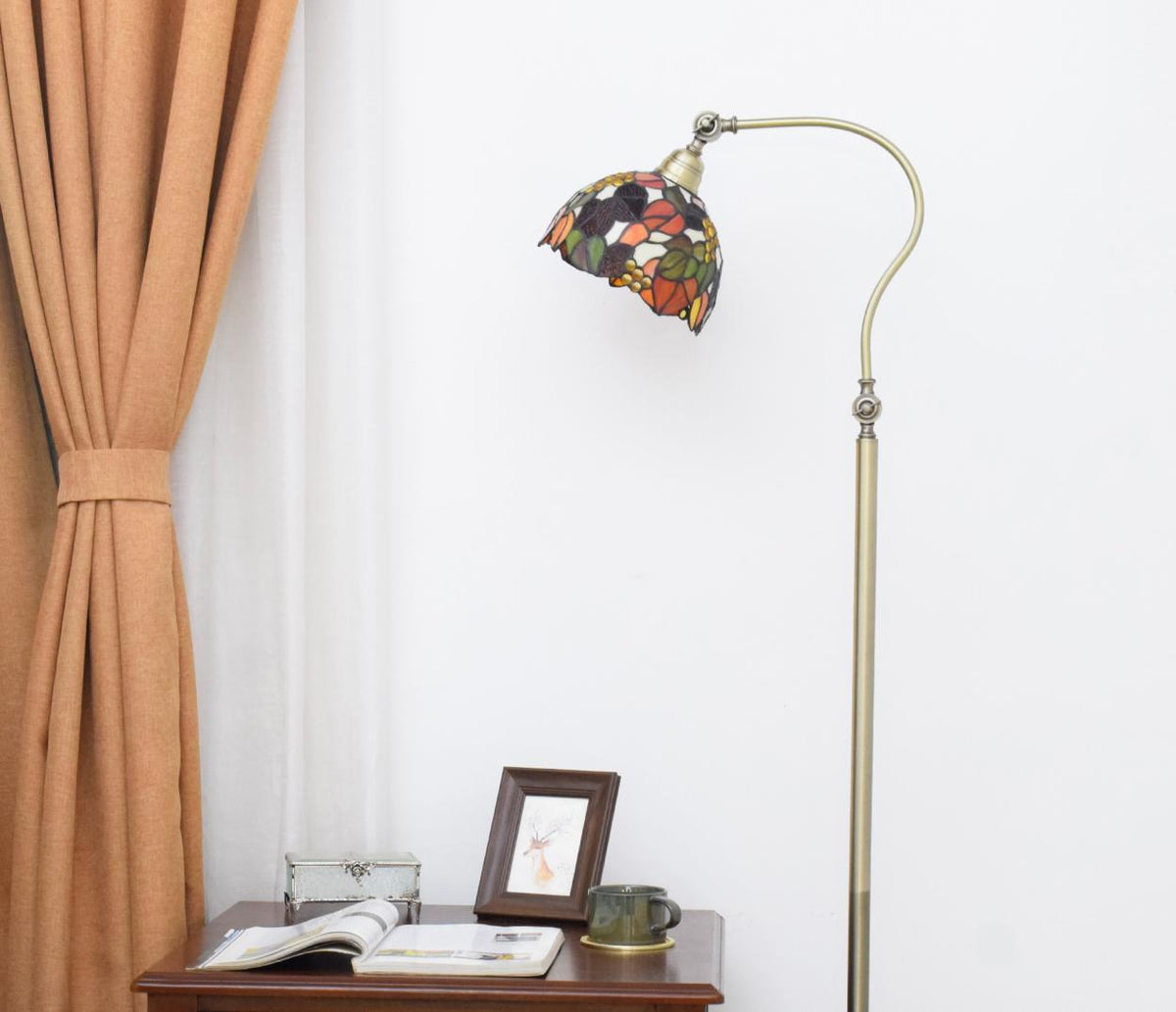 Tiffany Floor Lamp in Floral Stained Glass and Bronze