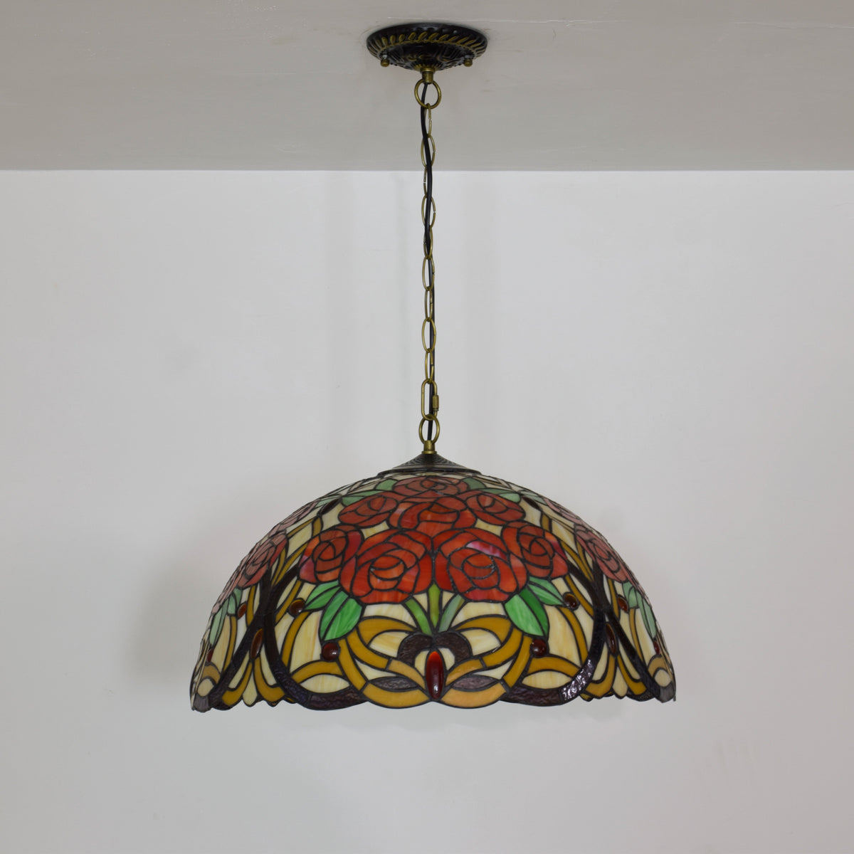 Tiffany-style stained glass hanging decoration with red roses